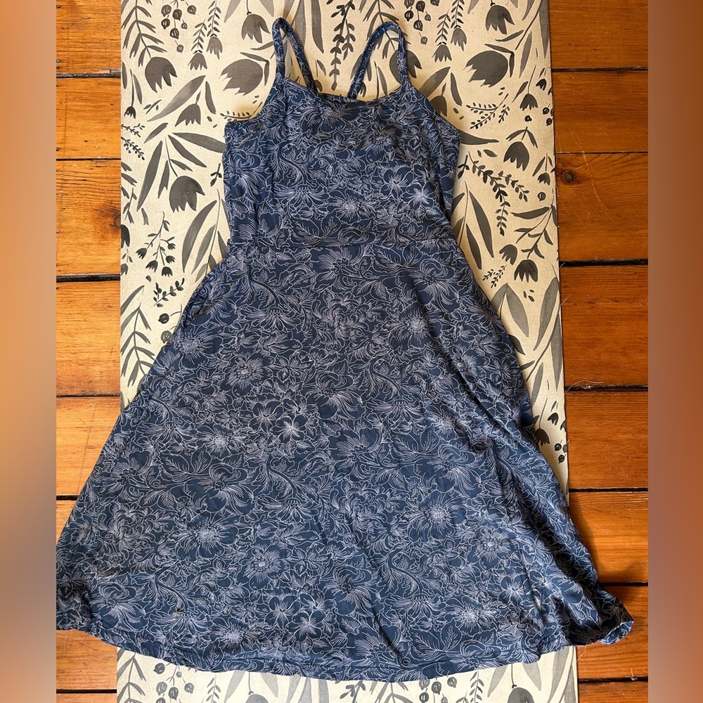 Pact fit and flare midi dress, small